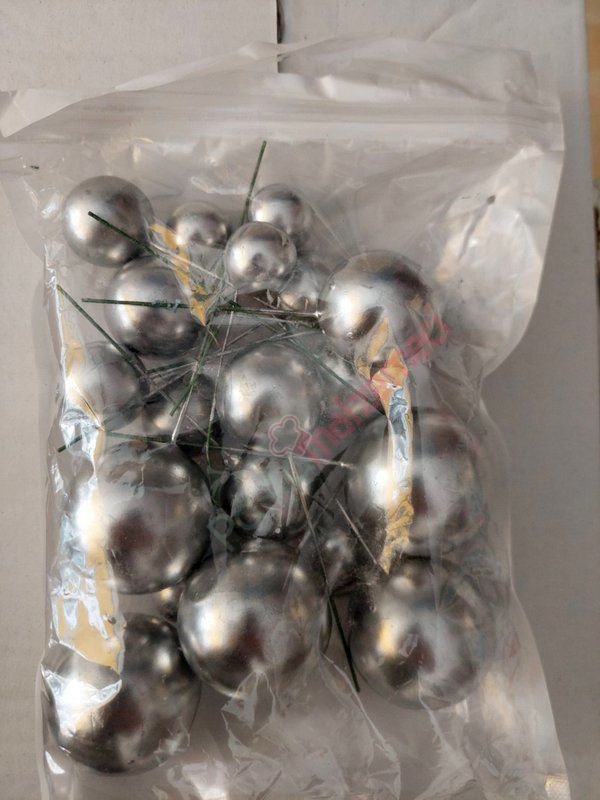 PASTA ÜSTÜ GÜMÜŞ METALİK TOPLAR SETİ